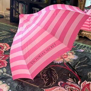 Victoria'sSecret Pink&White pagoda striped umbrella